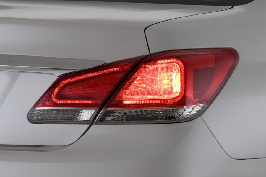 Детали экстерьера Toyota Avalon (GSX30) 2011 года  (фото 79 из 84)